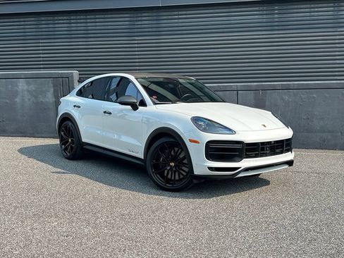 Certified 2023 Porsche Cayenne Turbo GT AWD/4WD image 12