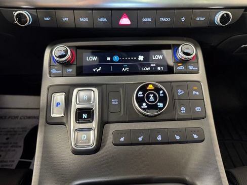 Used 2025 Hyundai Palisade Calligraphy AWD/4WD image 17