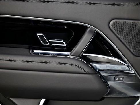 New 2025 Land Rover Range Rover SE image 23