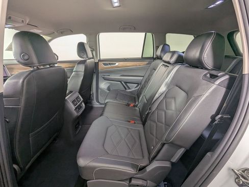 Used 2024 Volkswagen Atlas SE image 13
