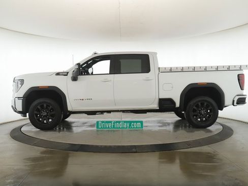 Used 2024 GMC Sierra 2500 AT4 w/ Technology Package image 9