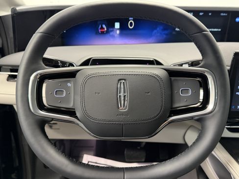 New 2026 Lincoln Nautilus Premier image 18