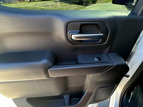 Used 2024 Chevrolet Silverado 1500 Custom Trail Boss AWD/4WD image 15