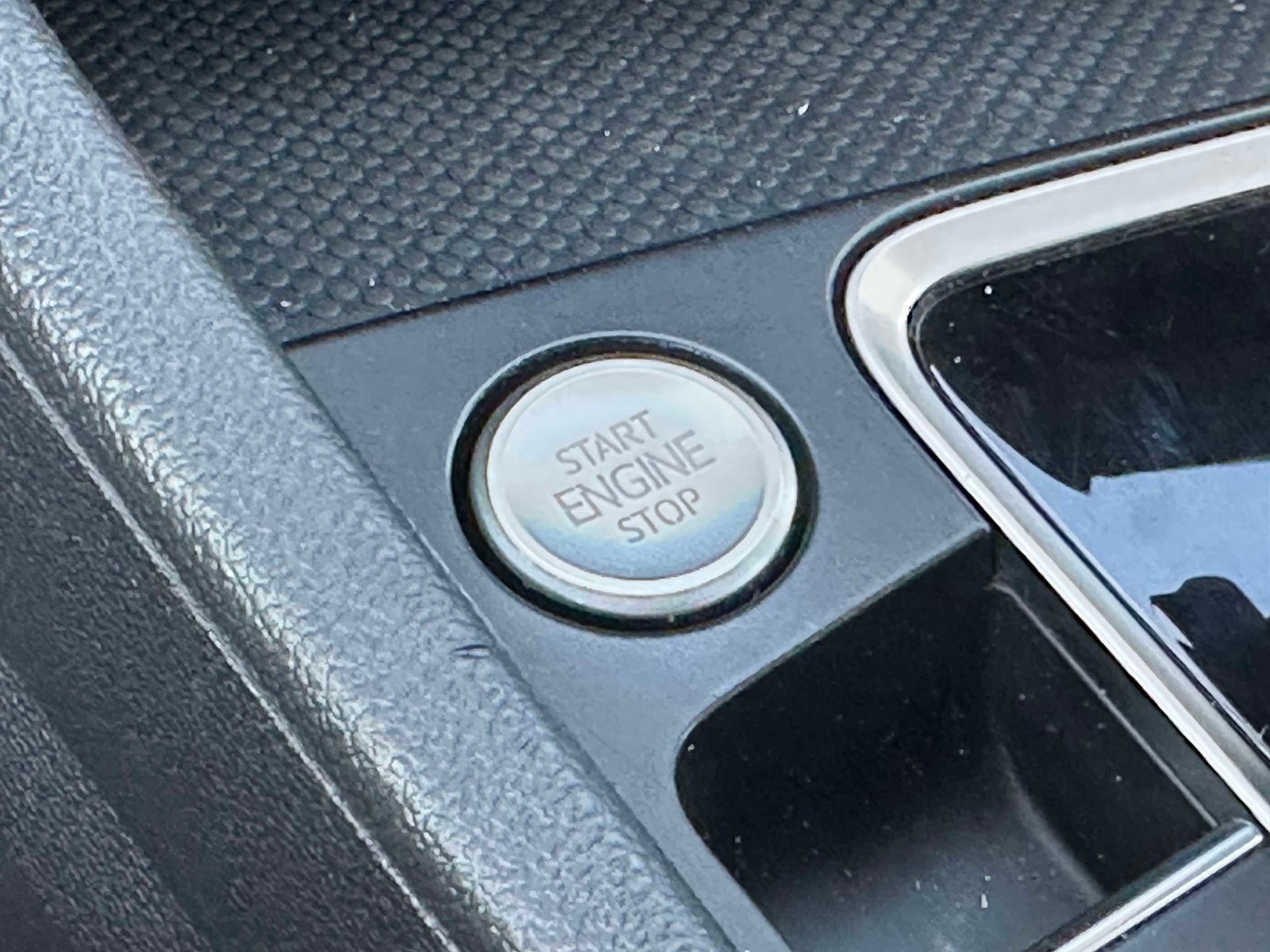 Certified 2020 Volkswagen Jetta SE FWD image 20