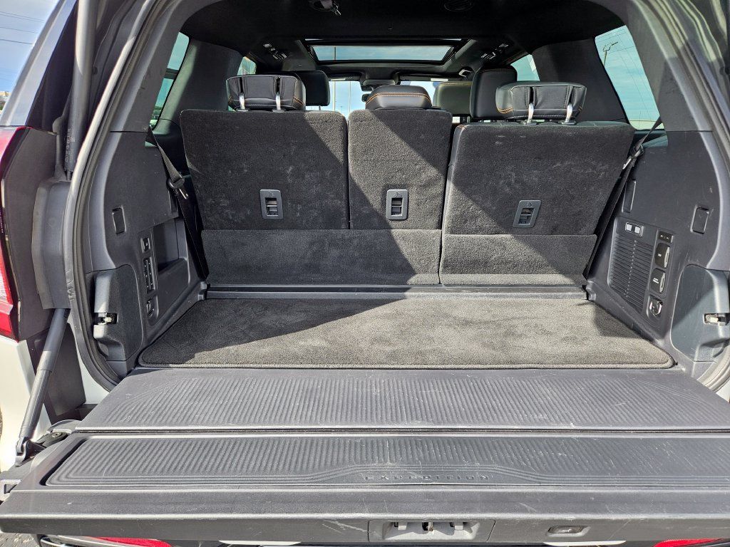Used 2025 Ford Expedition Tremor AWD/4WD image 23