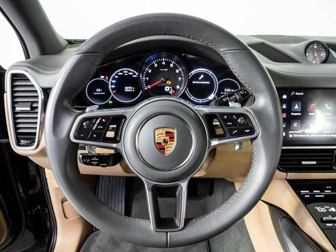 Certified 2022 Porsche Cayenne Platinum Edition w/ Premium Package Plus image 9