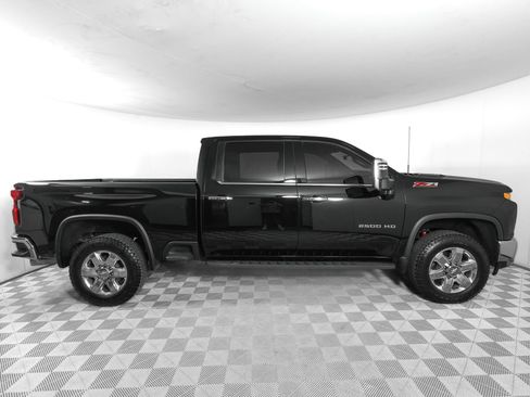 Used 2021 Chevrolet Silverado 2500 LTZ w/ LTZ Premium Package AWD/4WD image 3