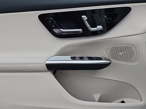 New 2026 Mercedes-Benz GLC 300 4MATIC image 12