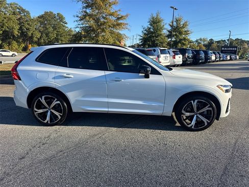 Used 2022 Volvo XC60 T8 R-Design w/ Advanced Package image 8