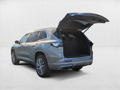 New 2026 Buick Enclave Avenir w/ Super Cruise Package FWD image 9
