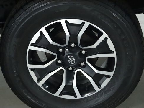 Used 2022 Toyota Tacoma TRD Sport image 38