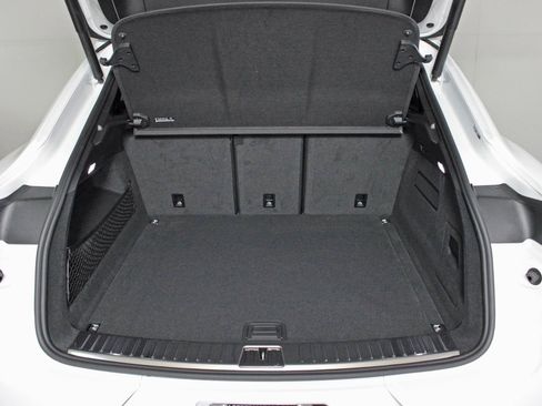 Used 2025 Porsche Cayenne Coupe image 14