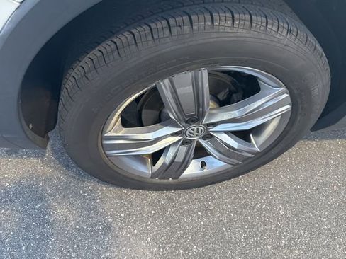 Used 2021 Volkswagen Tiguan SEL image 10