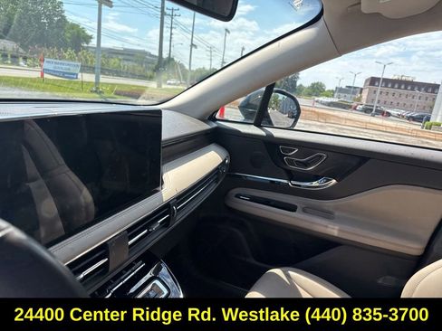 Used 2023 Lincoln Corsair Reserve AWD/4WD image 18