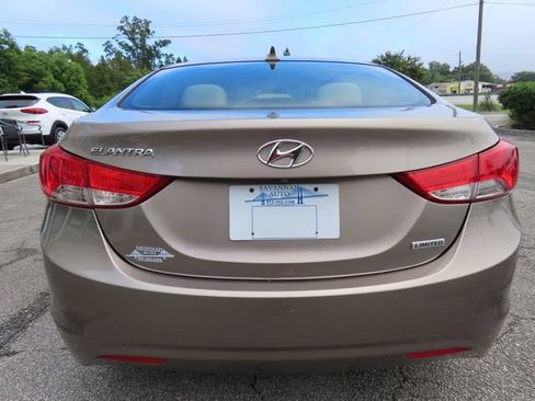Used 2013 Hyundai Elantra Limited w/ Technology Pkg FWD image 9