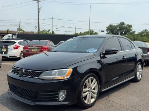 Used 2013 Volkswagen Jetta GLI Autobahn FWD image 2