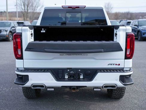 Used 2024 GMC Sierra 1500 AT4 w/ Technology Package image 11