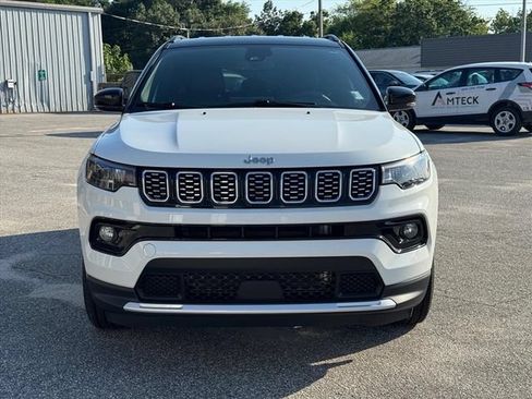 Used 2025 Jeep Compass Limited AWD/4WD image 8