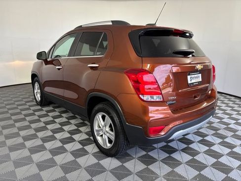 Used 2019 Chevrolet Trax LT w/ LT Convenience Package FWD image 8