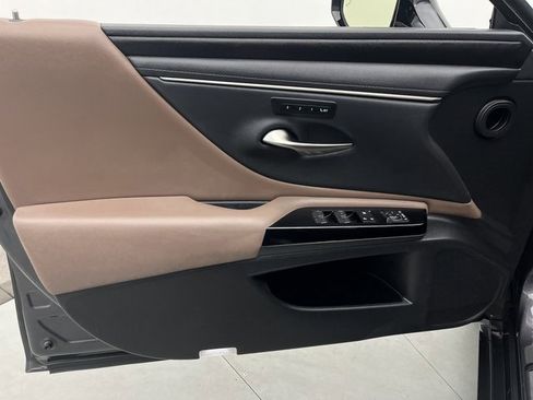 Used 2022 Lexus ES 300h w/ Premium Package image 14