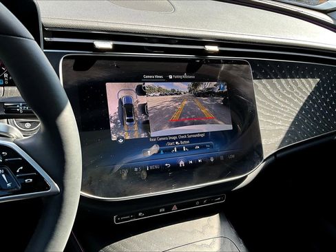 Used 2024 Mercedes-Benz E 350 4MATIC Sedan image 24