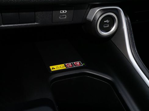 Used 2025 Toyota Grand Highlander AWD Hybrid image 27