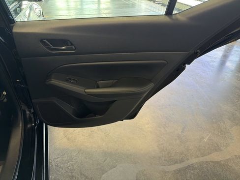 Used 2025 Nissan Altima 2.5 SV FWD image 29
