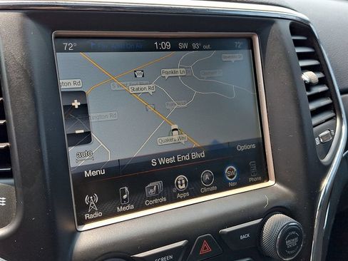 Used 2017 Jeep Grand Cherokee Limited AWD/4WD image 3
