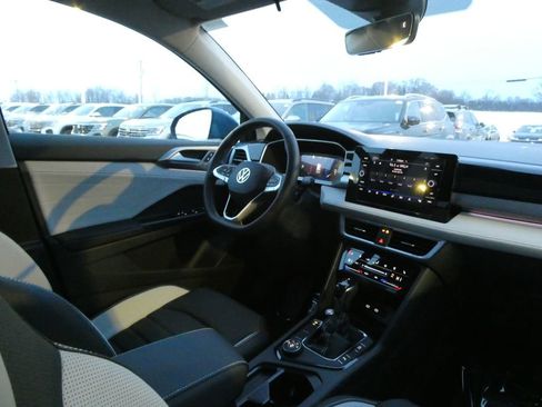 New 2026 Volkswagen Taos SEL AWD/4WD image 10