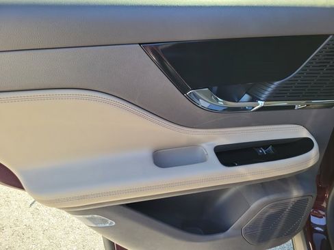 Used 2021 Lincoln Corsair AWD w/ Equipment Group 101A image 13