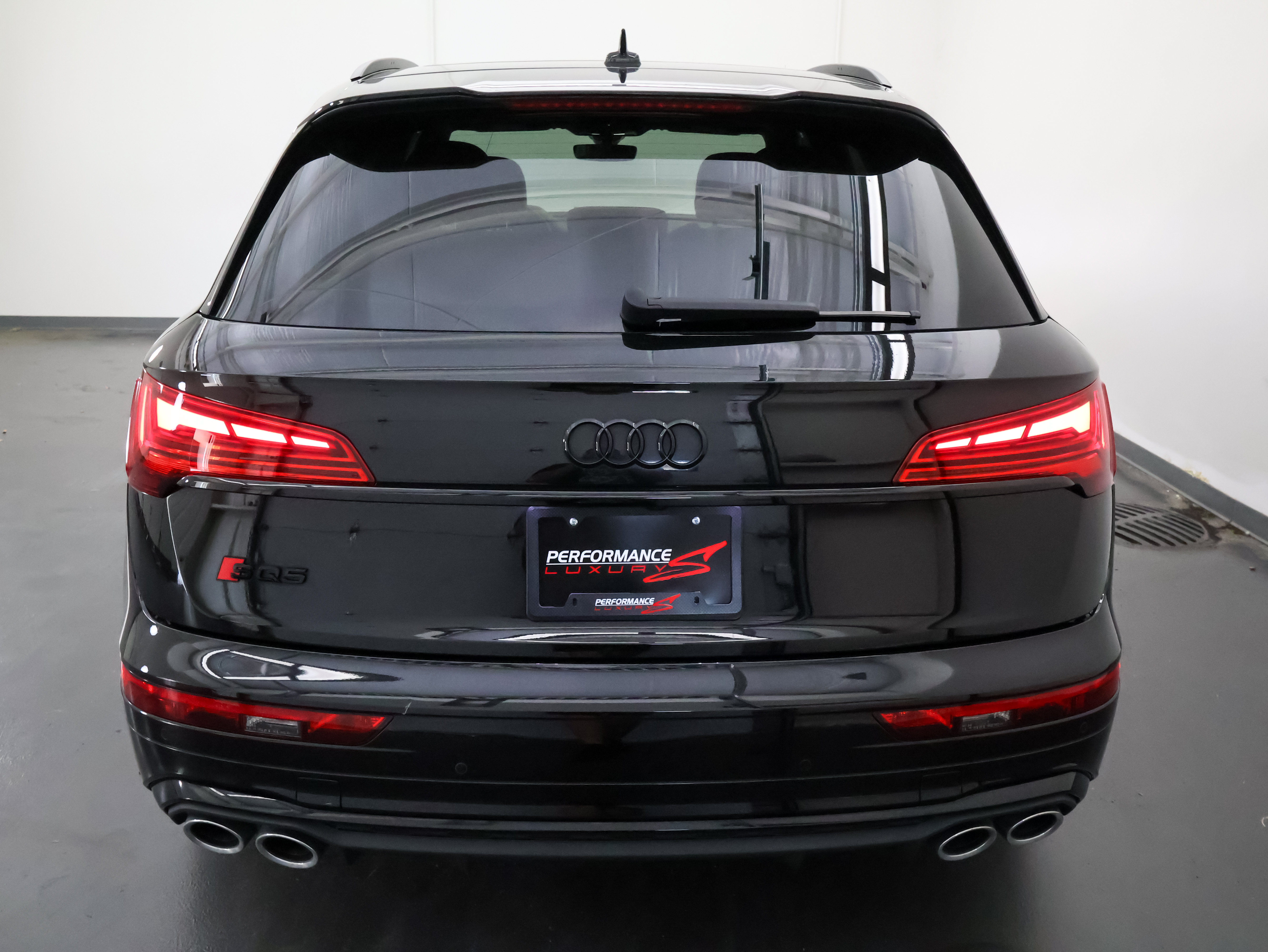 Used 2023 Audi SQ5 Premium Plus w/ Premium Plus Package AWD/4WD image 4