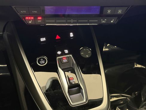 Used 2024 Audi Q4 e-tron Premium Plus w/ Premium Plus image 23