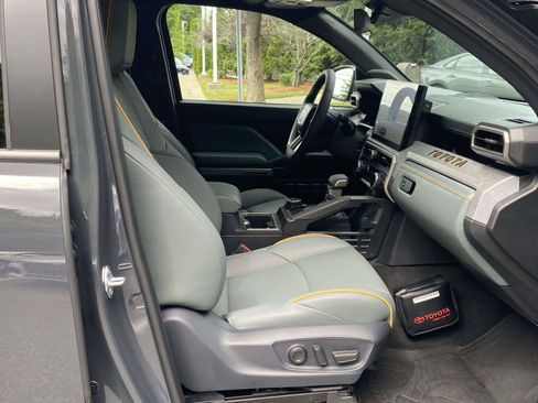 Used 2025 Toyota Tacoma 4x4 Double Cab Hybrid image 39