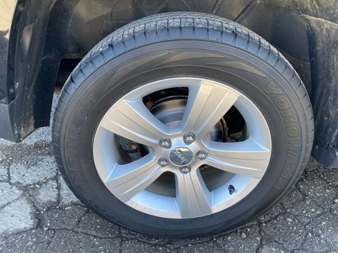 Used 2015 Jeep Patriot Latitude AWD/4WD image 26