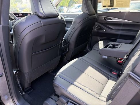 Certified 2026 INFINITI QX60 Luxe w/ Cargo Package FWD image 11