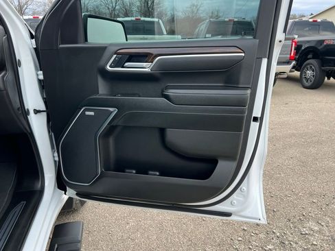 Used 2025 GMC Sierra 1500 SLT w/ SLT Convenience Package image 19
