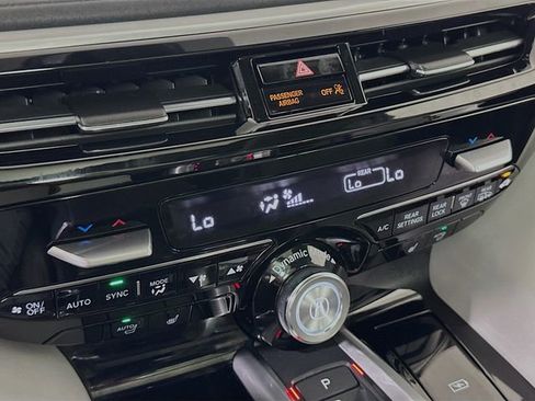 Used 2022 Acura MDX SH-AWD w/ Technology Package image 18