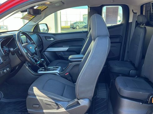 Used 2018 Chevrolet Colorado LT w/ LT Convenience Package image 12