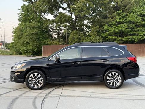 Used 2017 Subaru Outback 3.6R Limited AWD/4WD image 27