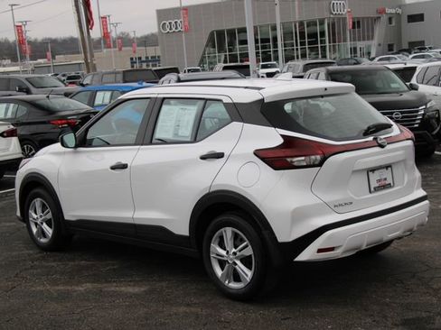 Certified 2025 Nissan Kicks Play S FWD image 5