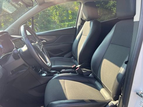 Used 2022 Buick Encore Preferred w/ Safety Package AWD/4WD image 15