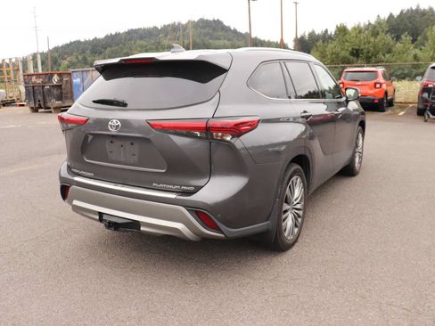 Used 2021 Toyota Highlander Platinum AWD/4WD image 5