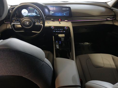 Used 2023 Hyundai Elantra Limited image 10