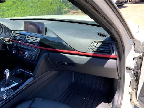 Used 2015 BMW 328i Sedan RWD image 17