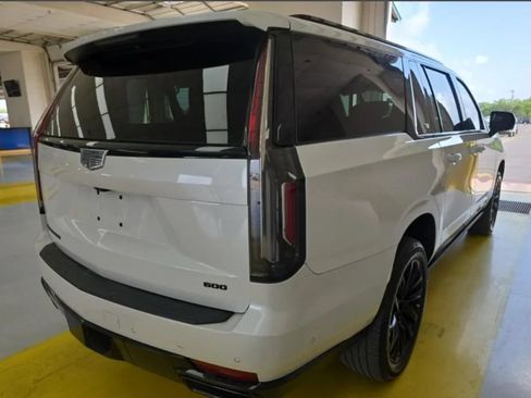 Used 2024 Cadillac Escalade ESV Sport w/ LPO, ONYX Package AWD/4WD image 48