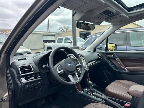 Used 2017 Subaru Forester 2.5i Touring AWD/4WD image 12