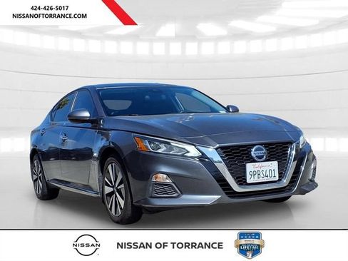 Used 2021 Nissan Altima 2.5 SV FWD image 1