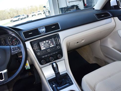 Used 2013 Volkswagen Passat TDI SE FWD image 15