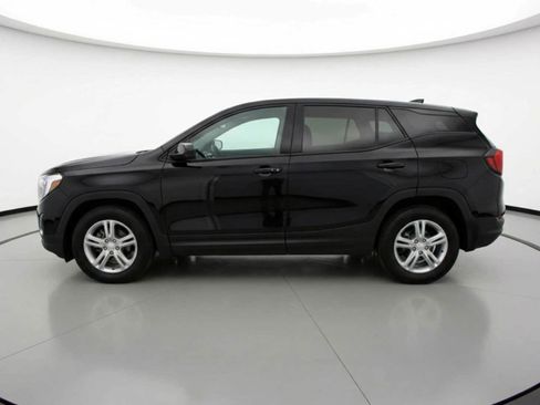Used 2024 GMC Terrain SLE image 4