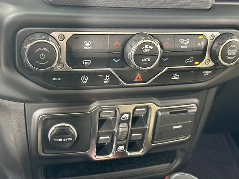 Used 2023 Jeep Wrangler Unlimited Sport AWD/4WD image 15